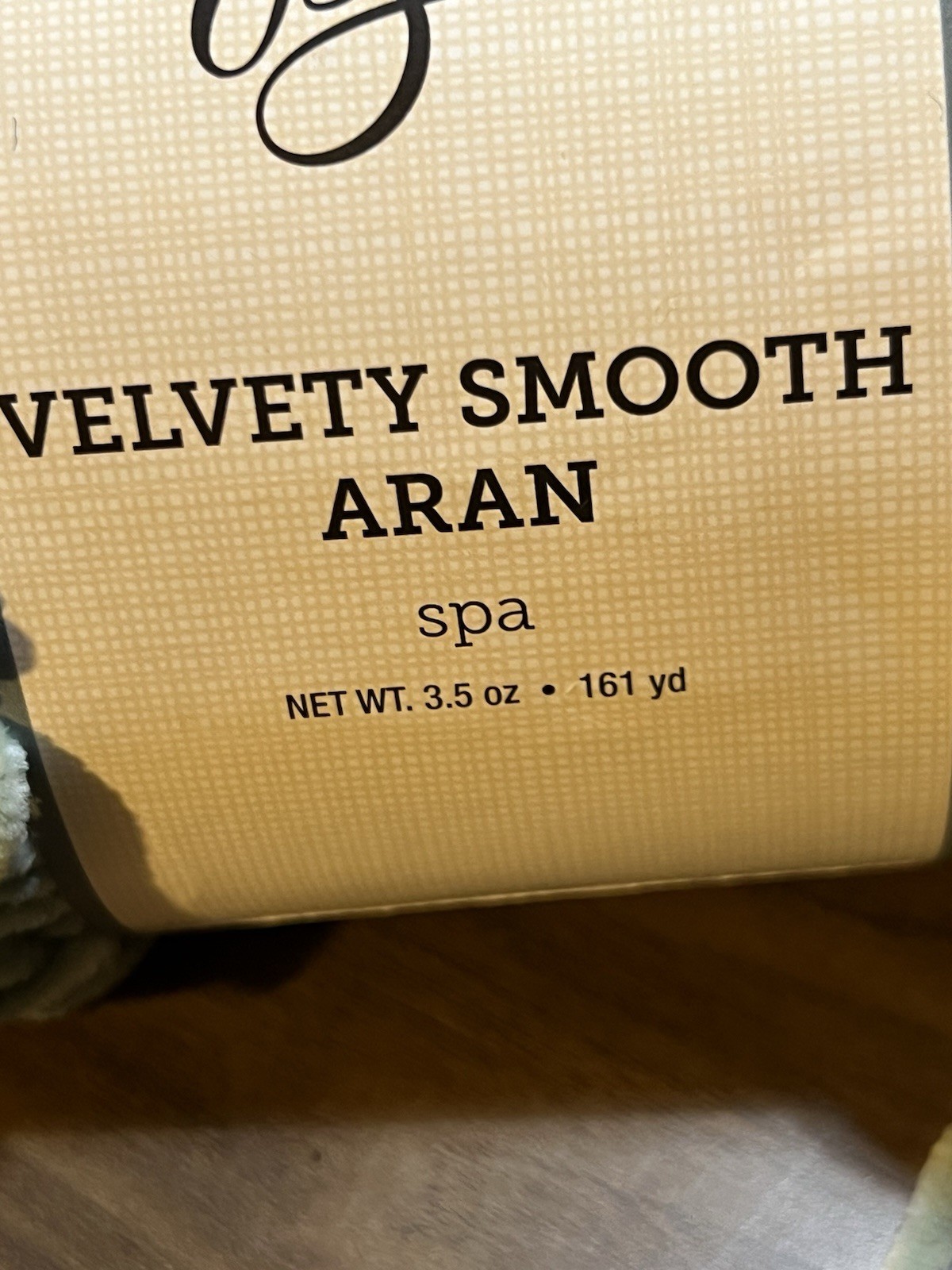 Yarn Bee VELVETY SMOOTH ARAN Yarn 2 COLORS Polyester 3.5oz/161yds.Full & Partial