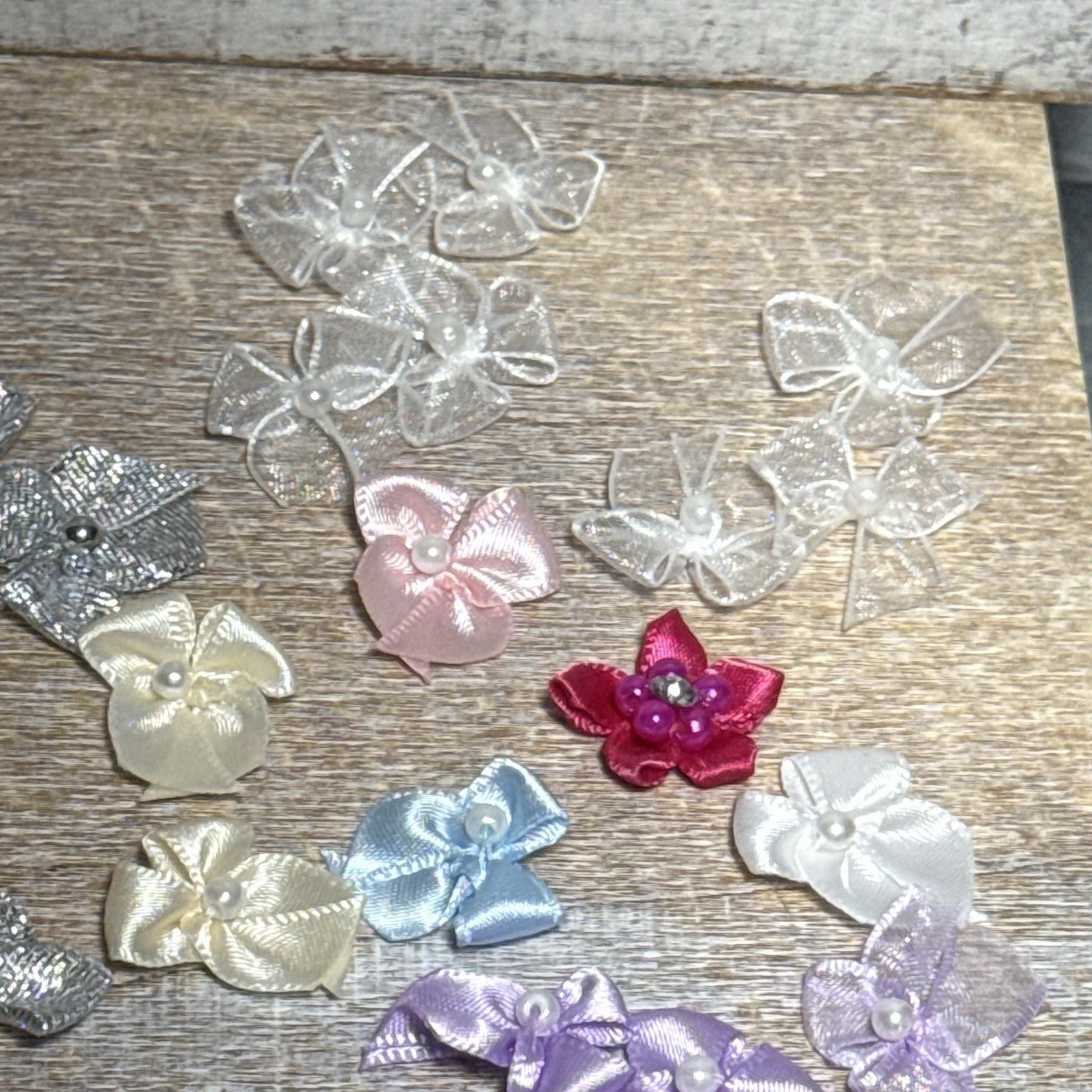 Lot of 47 Unbranded Artificial Flowers Assortment Florals, Colors Silver 1″