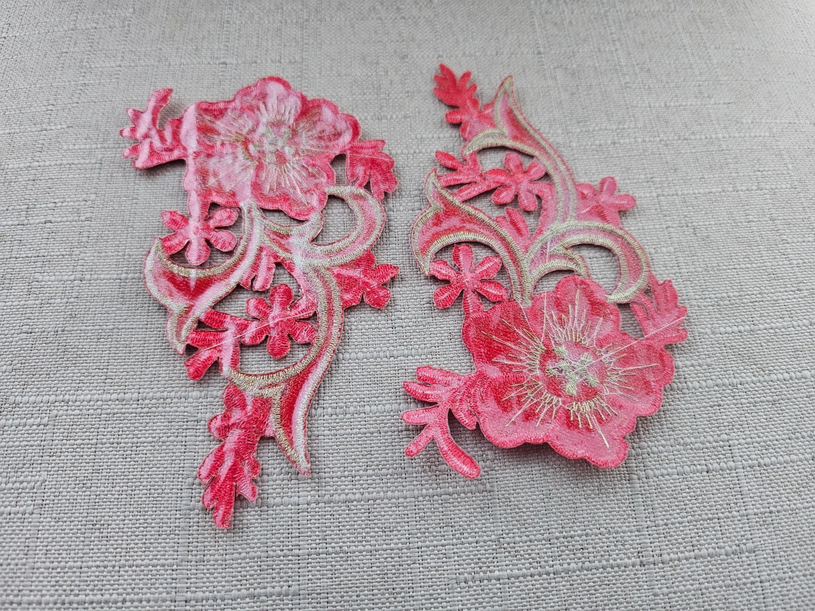 Red Embroidered Patches Iron On Floral Flower W/ Leaves Red/Gold Tone Set 2