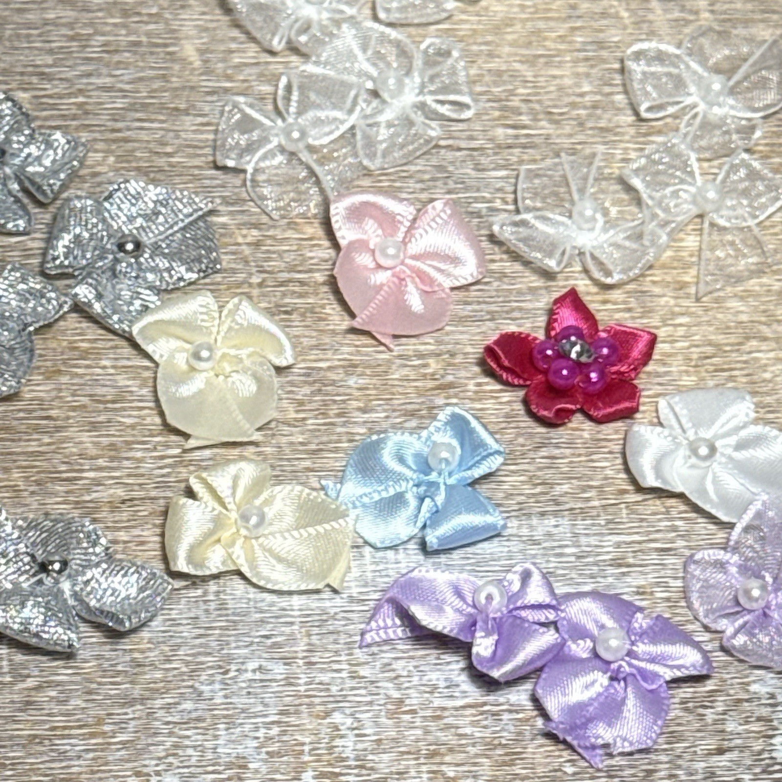 Lot of 47 Unbranded Artificial Flowers Assortment Florals, Colors Silver 1″