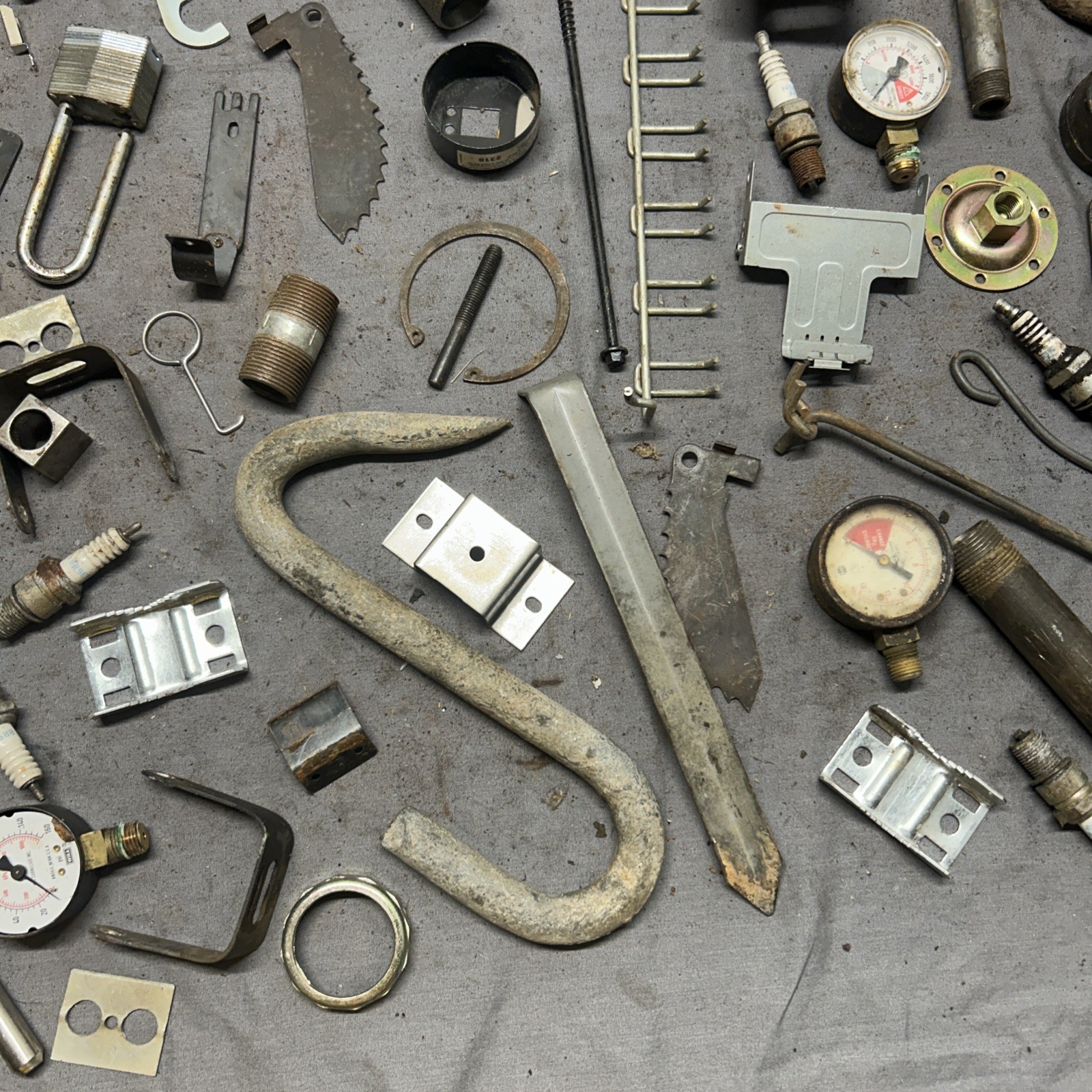 27 LBS MISC SCRAP METAL FOR WELD ART, STEAMPUNK, ARTS & CRAFTS, METAL WORK