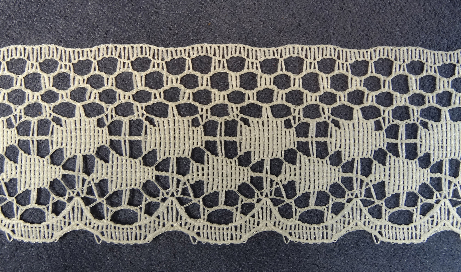CRAFT LACE, 10 yds x 1-1/4″ SEWING TRIM, Natural Off-White Ivory Polyester, New