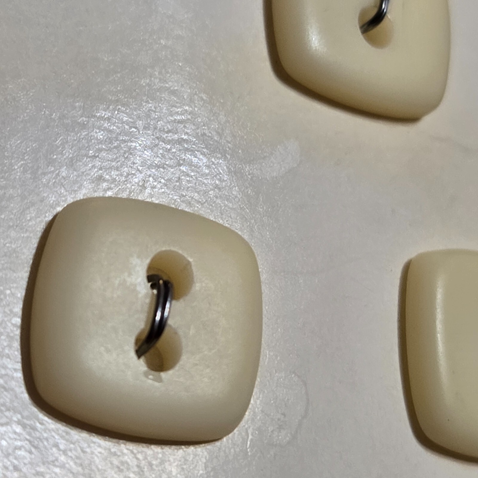 Lansing Vintage Buttons 3 Flat Cream Ivory Square 1/2″ 12mm Size 20 2 Hole 1209