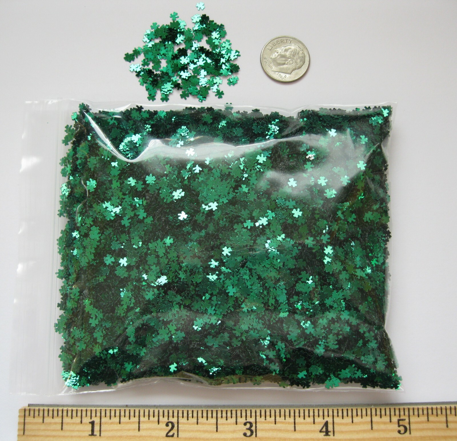 SHAMROCK / CLOVER GLITTER – ST. PATRICK’S DAY – 1/8″ (2 oz. bag) CONFETTI