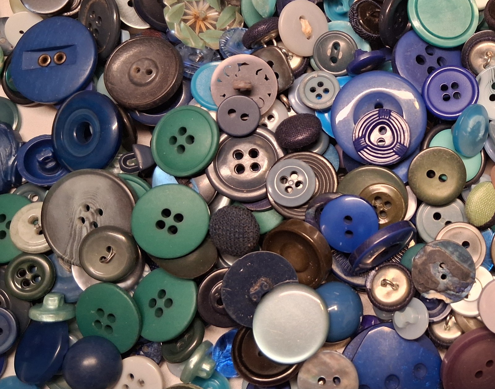 Vintage to Now Buttons. Mixed Assorted Colors, Sizes, Shapes & Styles. You Pick