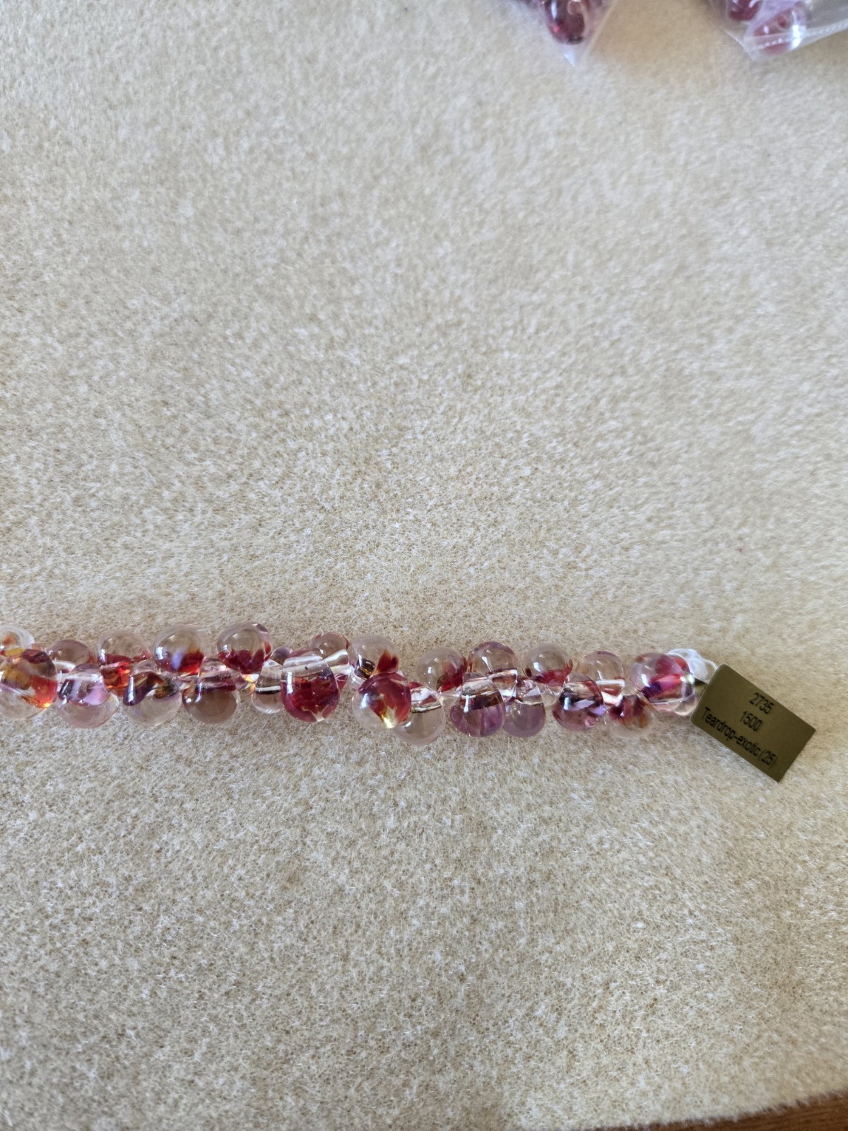 Unicorne Teardrop Glass Bead Strand, 9-10mm, Zinnia, 25 Per Strand