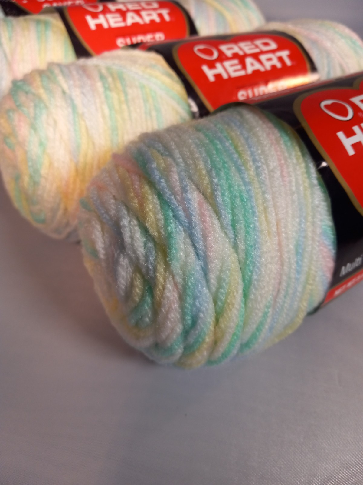 Red Heart Super Saver Yarn 4 Skeins New Old Stock Same Dye Lot Baby Print!
