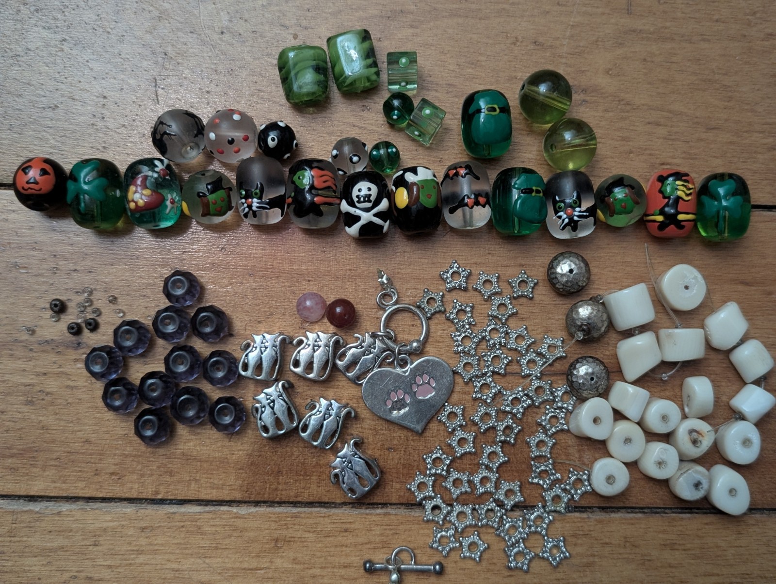 Lot Of 100+ Mixed Beads Halloween Glass Lampwork Metal Stars Faceted Purple