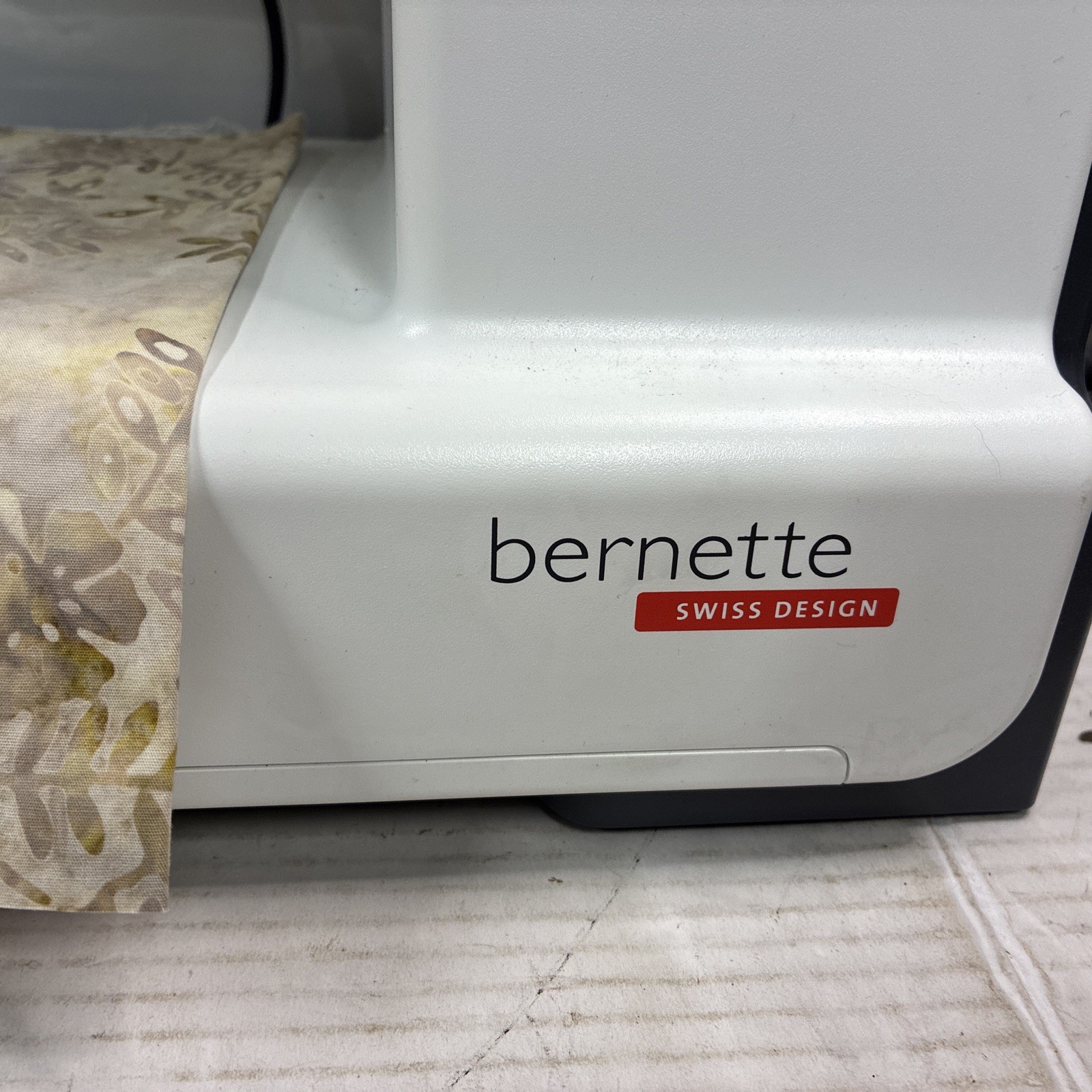Bernette B38 Swiss Design Computerized Sewing Machine See Description