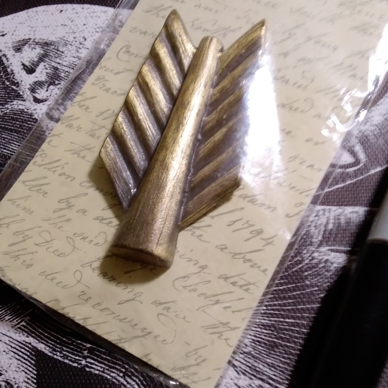 Natural Threads Large Metal Icon Arrow Metal Scrapbooking Embellishment 384730