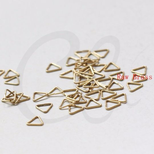200 Pieces Raw Brass Opened Triangle Jump Rings – 6×0.7mm (3320C)