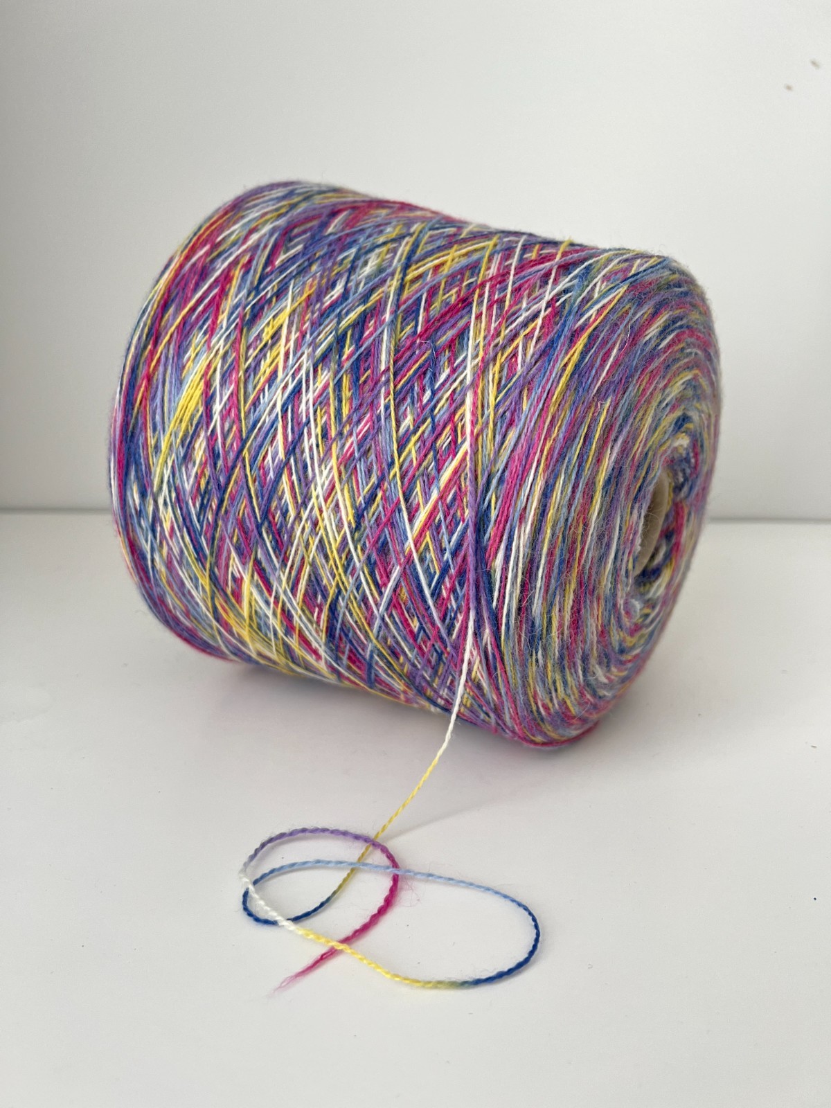 100% Merino fine Yarn Profilo Missoni 700m/100g (765yrn/3.52oz), per 100g/3.52oz