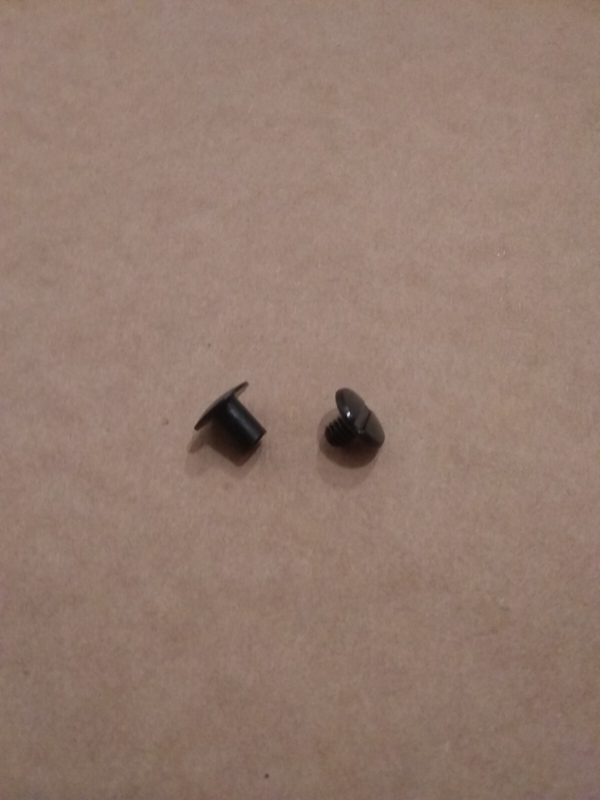 1/4″ Black / Steel Plain Head Chicago Screws (100 pack)
