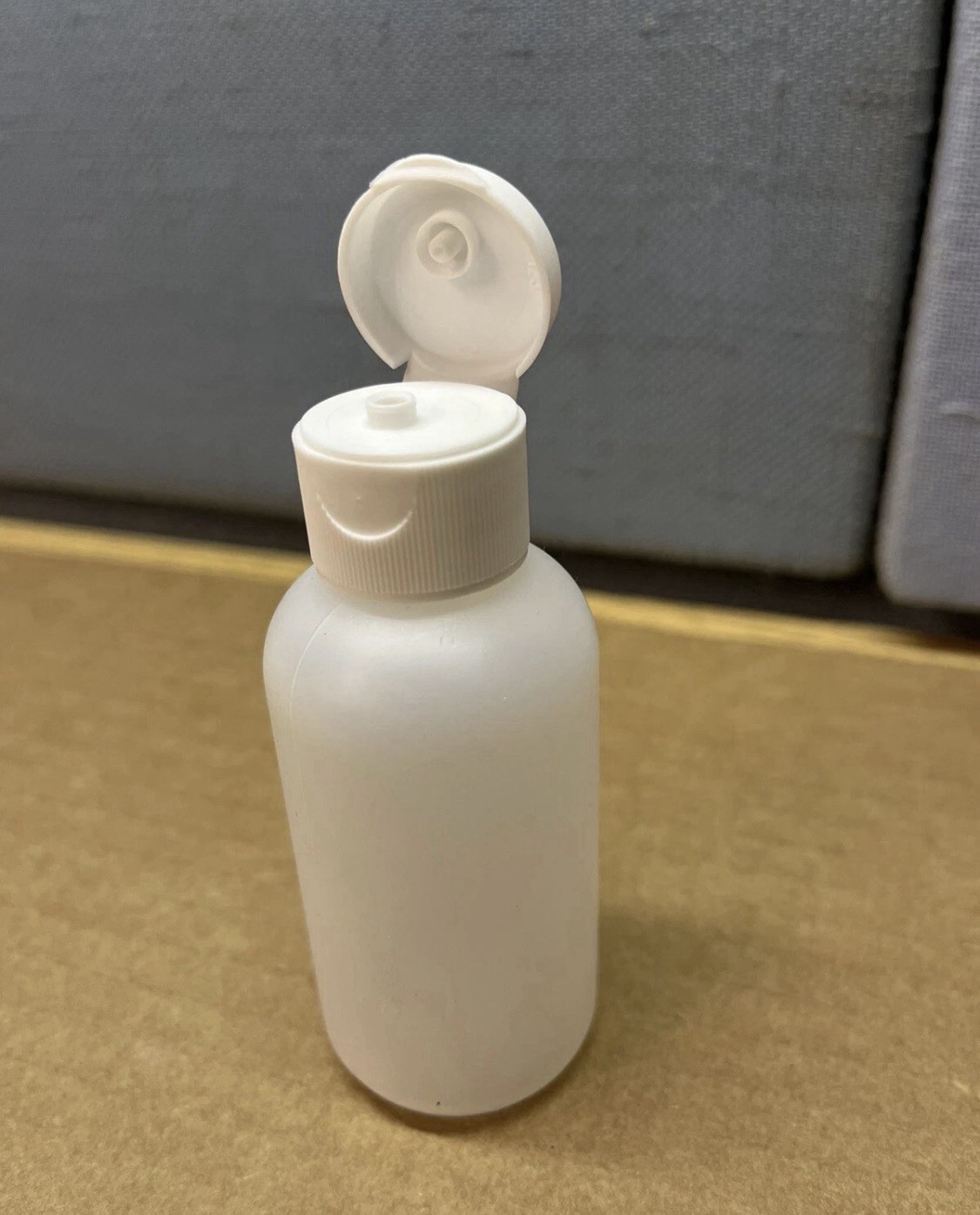 50 pack- 2oz (60mL) Plastic Boston Round Squeeze Bottles (With Caps) GOOD QUALIT