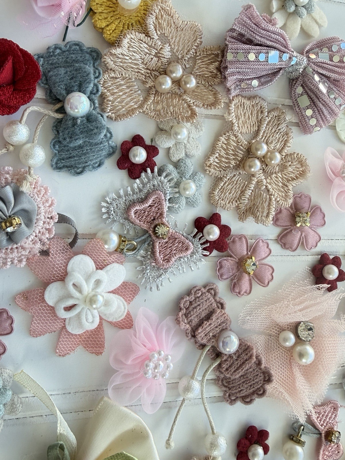 30 Pcs Mix Lot of Floral Appliques/Patches for Sewing/Bridal/Crafts