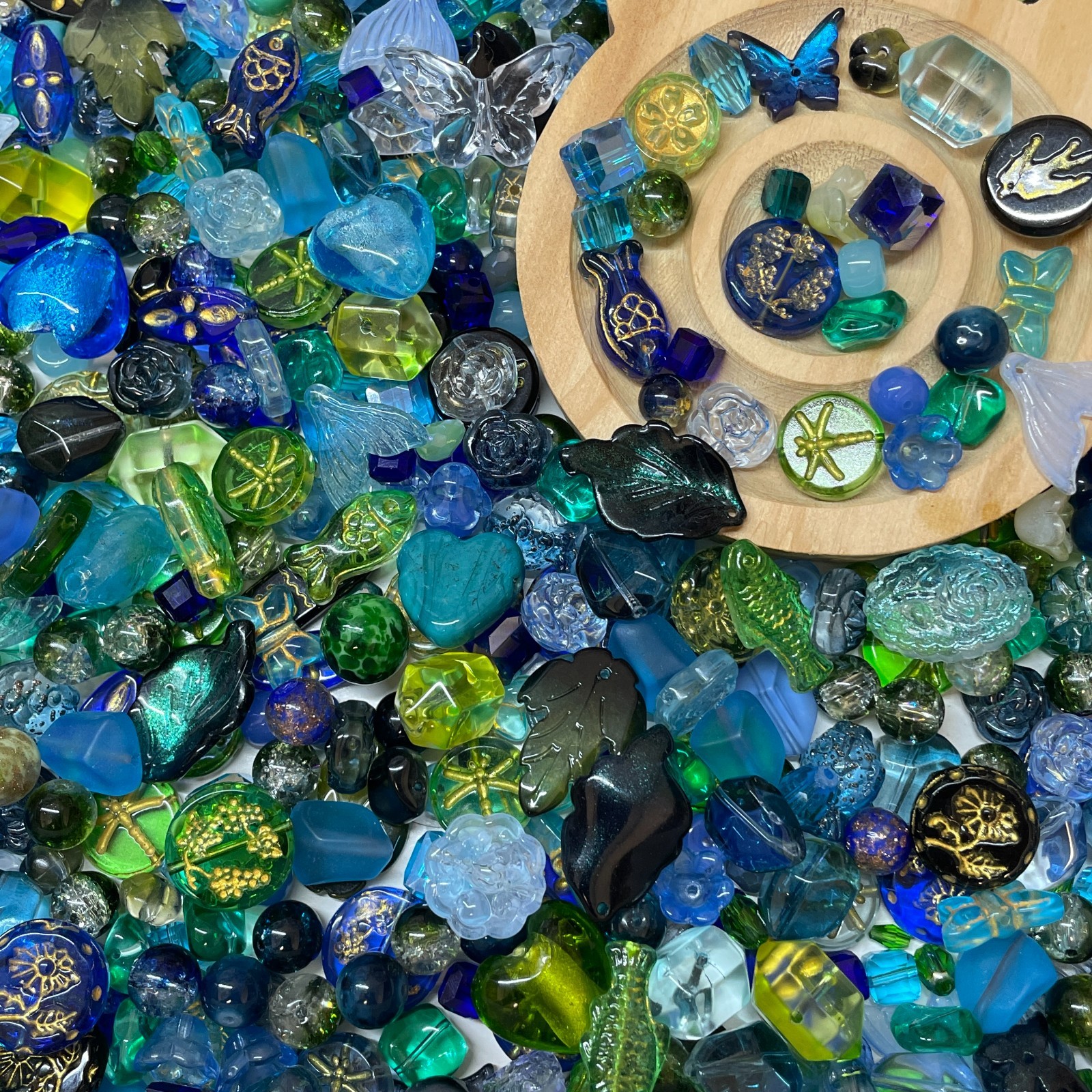 100g Glass beads lot jewelry making mix variety bead supplies Read Description