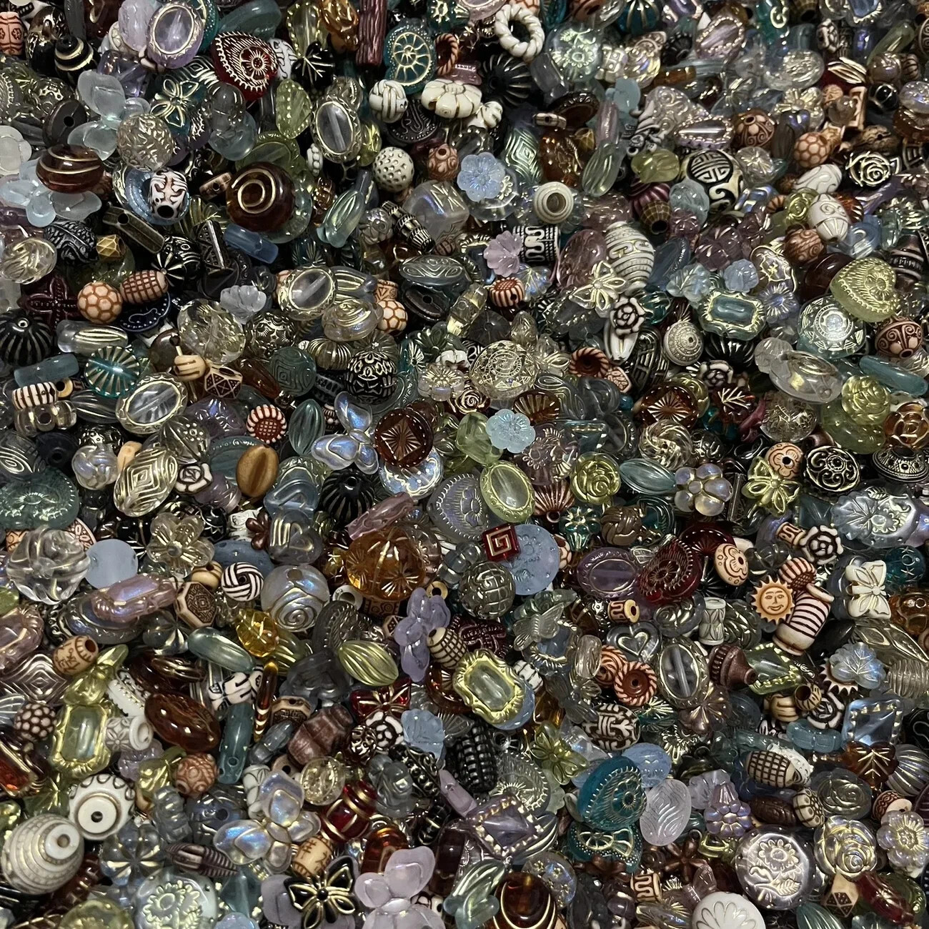 1/4LB mixed beads lot jewelry making mix variety bead supplies Read Description