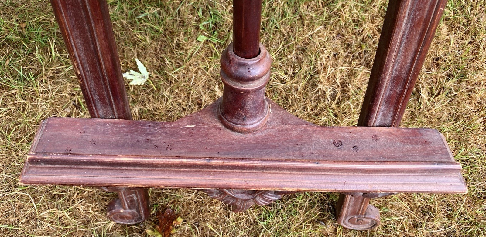 Vintage Hand-Carved 39″ Mahogany Baroque Revival Display Floor Easel Stand