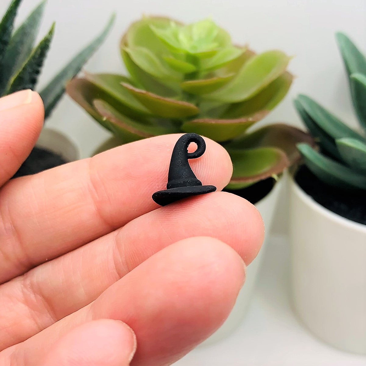 Black Witch Hat 3D Charms, 12x10mm – US Seller