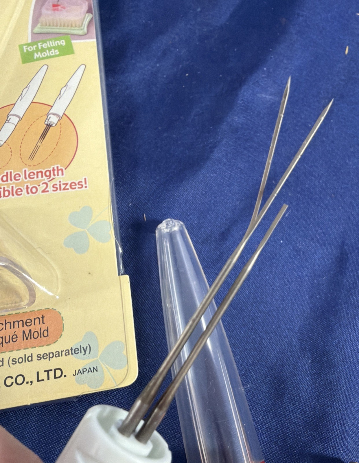 Clover 8901 Pen Style Needle Felting Tool-plus Felting Mold