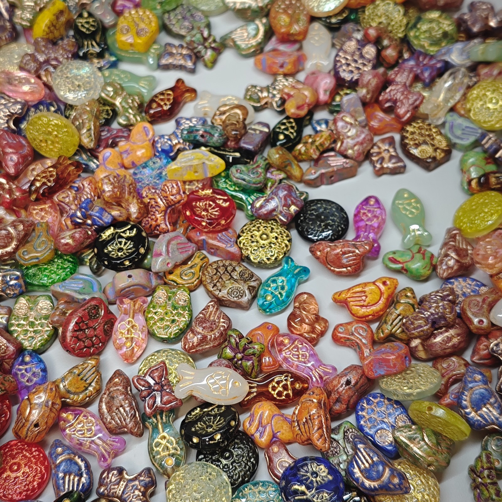 100g Glass beads lot jewelry making mix variety bead supplies Read Description