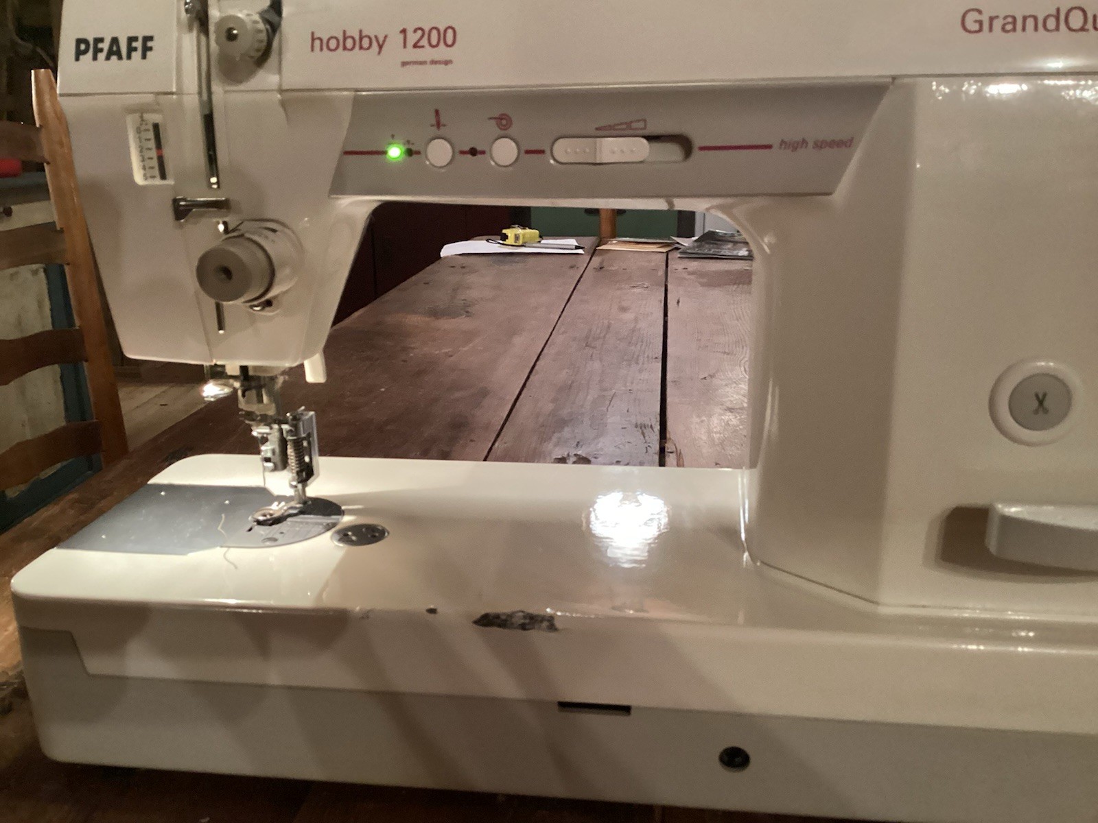 Pfaff Hobby 1200 GrandQuilter High-Speed Sewing Machine. Tested See Description