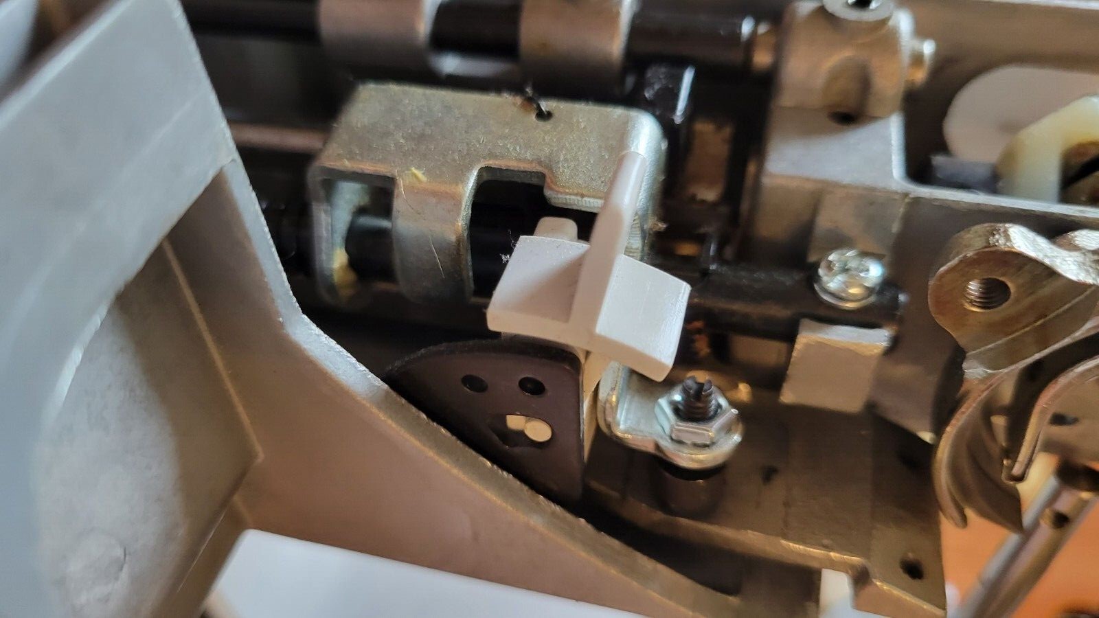 SINGER SIMPLE SEWING MACHINE Model: 3116 “REPLACEMENT PARTS” Multiple Listings B