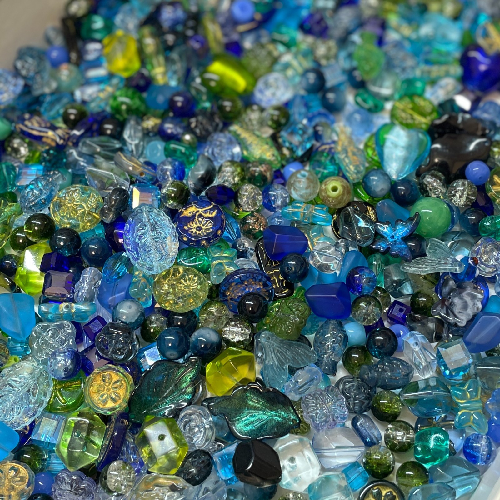 100g Glass beads lot jewelry making mix variety bead supplies Read Description