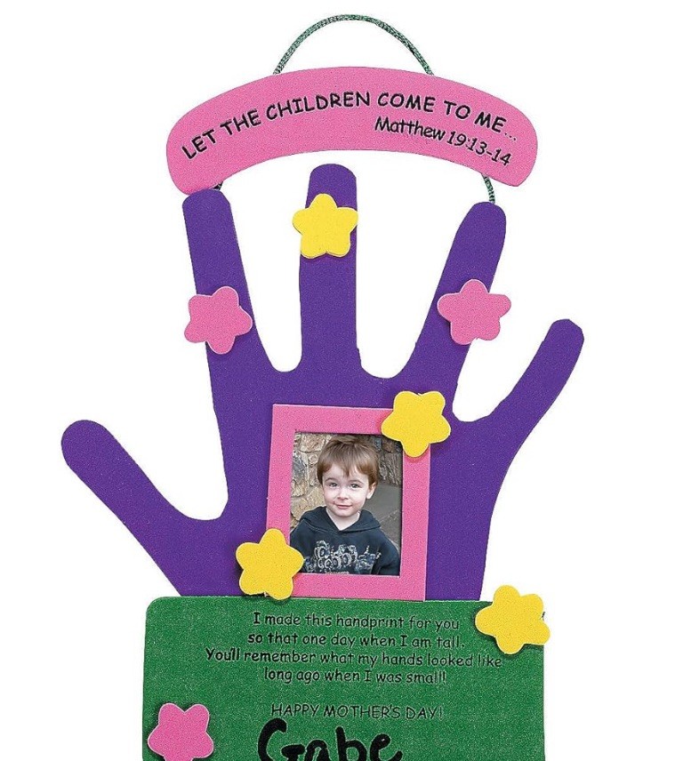 Fun Express Mother’s Day Hand Keepsake Craft Kit – Makes 12 – Medium, Multi