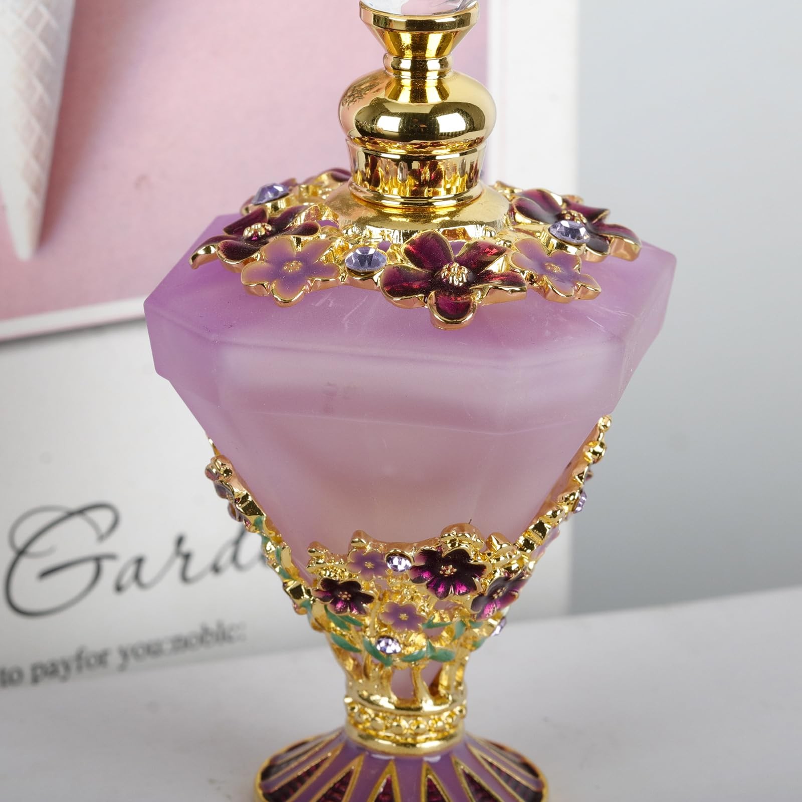 30ml Decorative Glass Perfume Bottle with Purple Diamond Bottle Body and Forg…