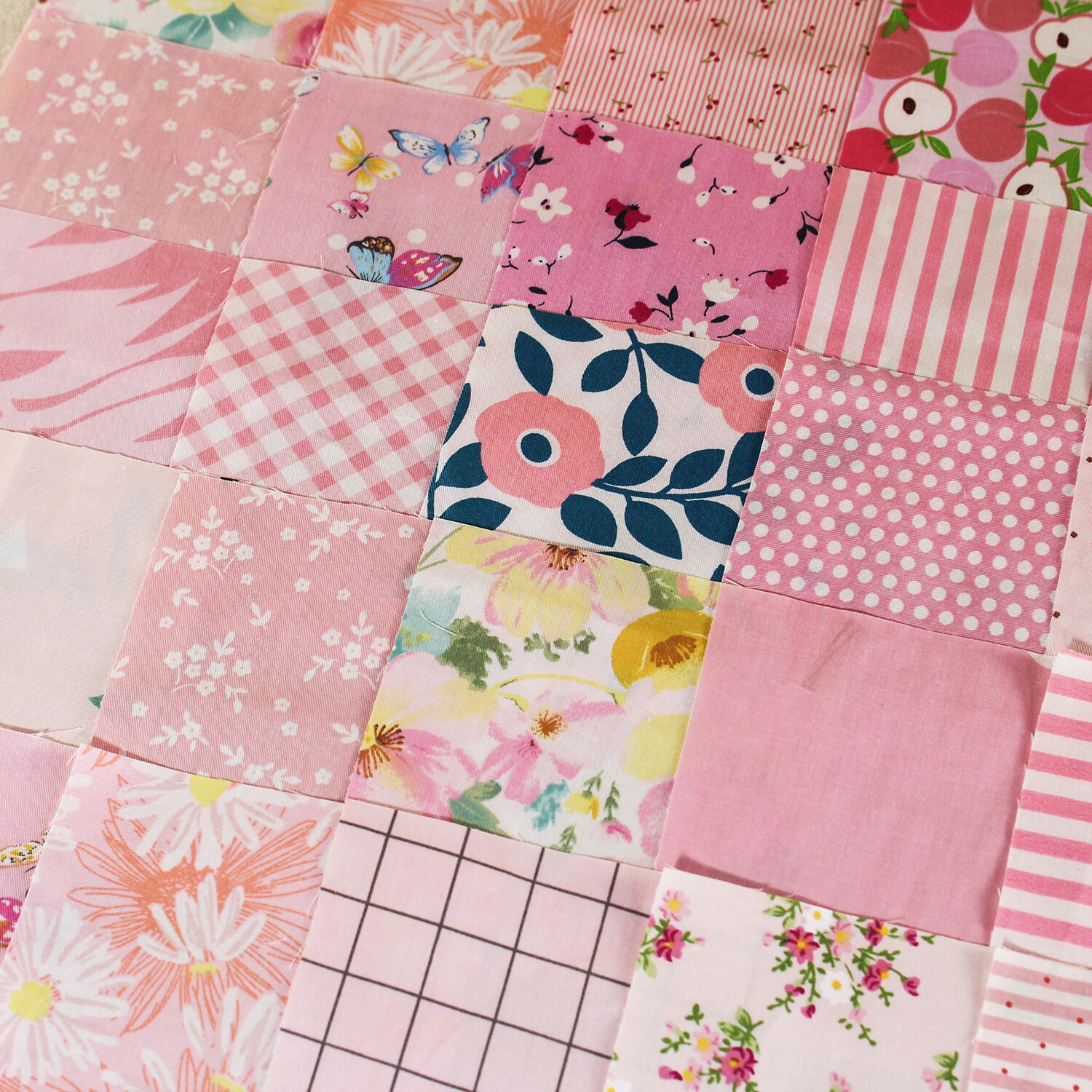 100 Sewing Pink Cotton Floral Quilting Fabric Squares Scraps Bundle Craft Diy