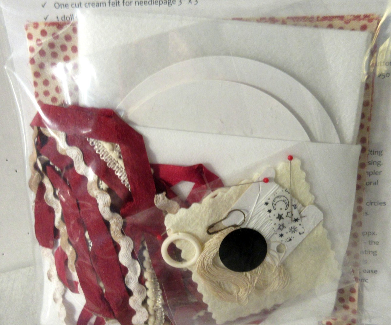 NEW Lady Dot Creates FULL CIRCLE NEEDLEBOOK KIT w/ Blackbird Designs Fabric