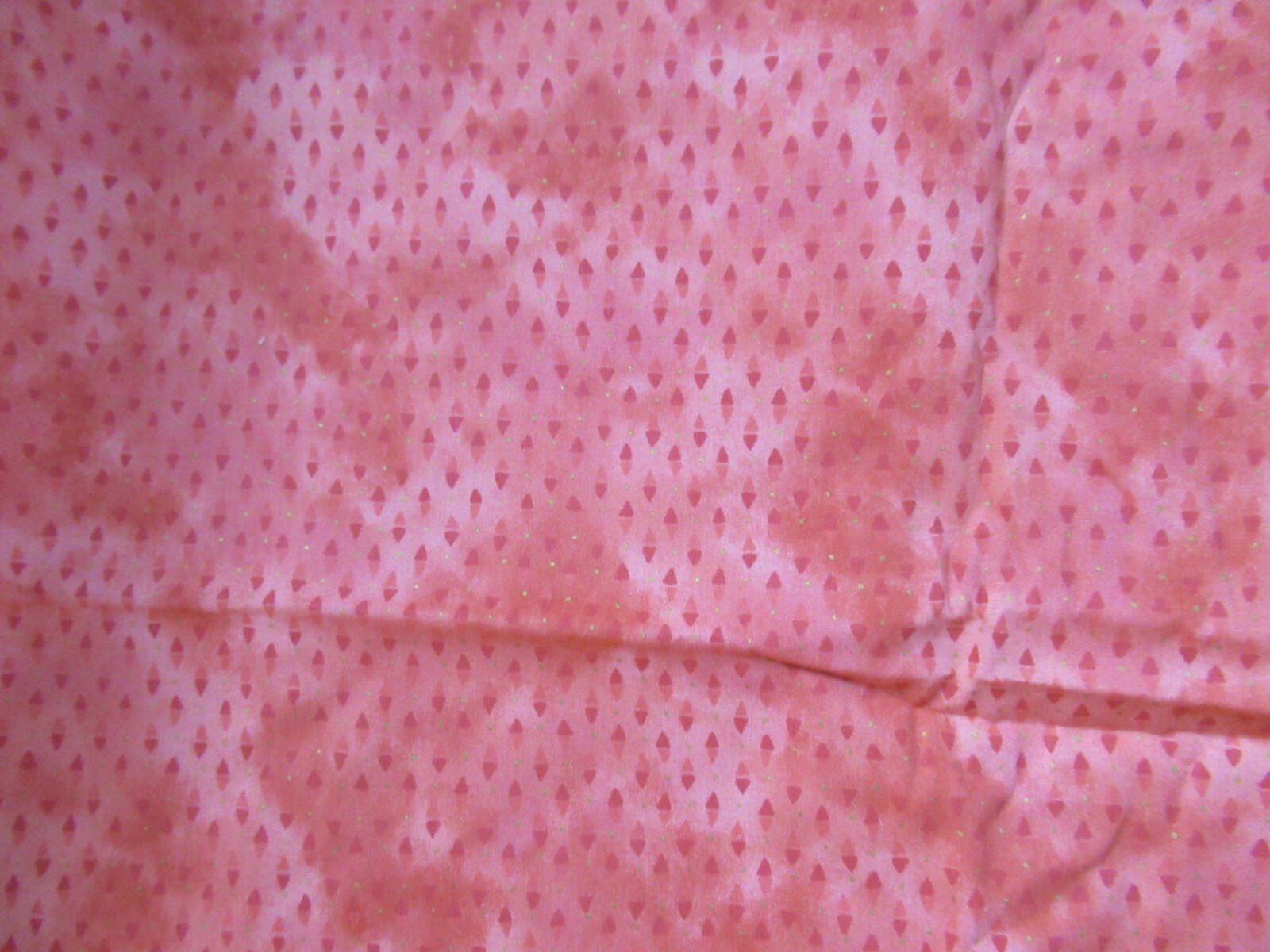 Cottons RED Triangle Tone on Tone W/ Small Gold Dots Cotton Fabric 1Y12″X44