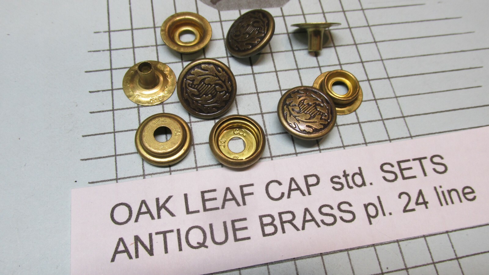 MAXI SNAP SPECIALTY CAPS oak leaf – basketweave – 24 line special finishes USA