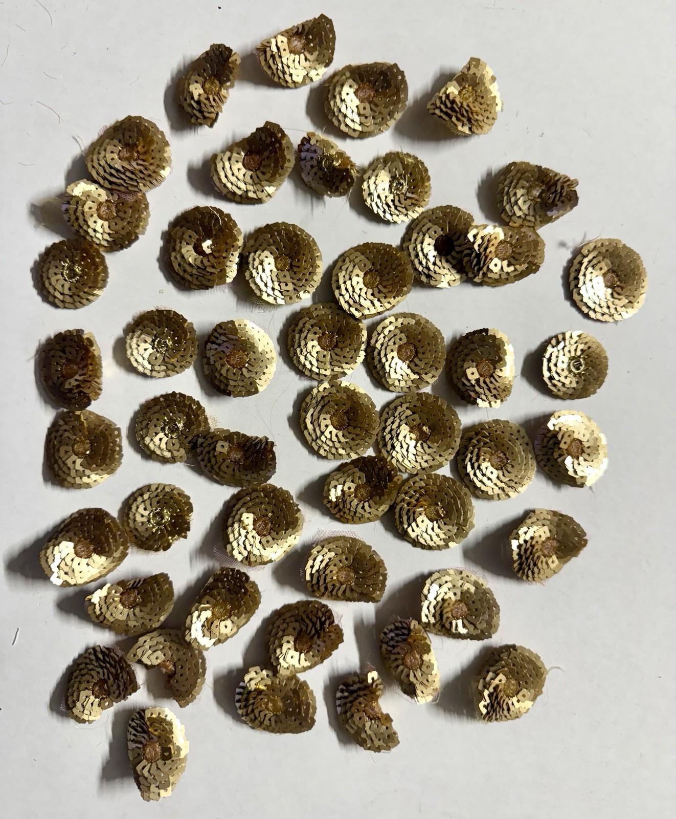 50 Pcs Sequin GOLDEN ROUND 1-1.25″ Patches Sew on/GLUE ON Applique net Patch lot
