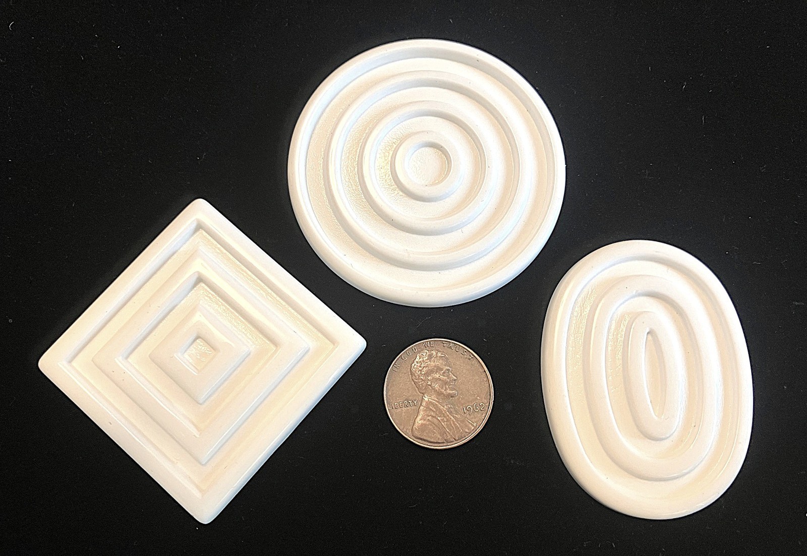 24 VINTAGE JAPAN WHITE 59mm. ROUND DIMPLE DECO CABOCHONS g198