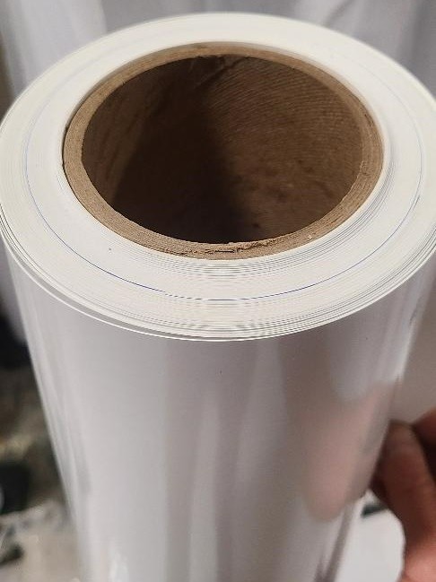 6.0 mil Gloss White Perm Remov Semi-Rigid Self-Adhesive Vinyl Solvent/Latex Roll
