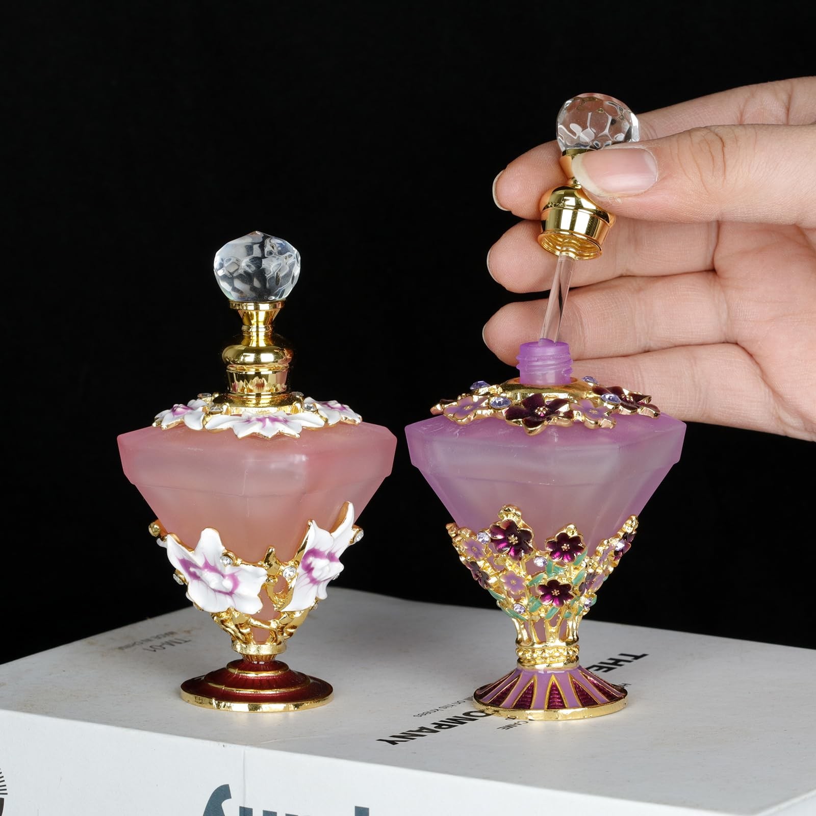 30ml Decorative Glass Perfume Bottle with Purple Diamond Bottle Body and Forg…