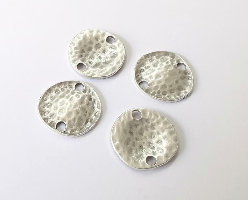 4 Hammered circle charms Antique silver plated connector jewelry Parts G25365