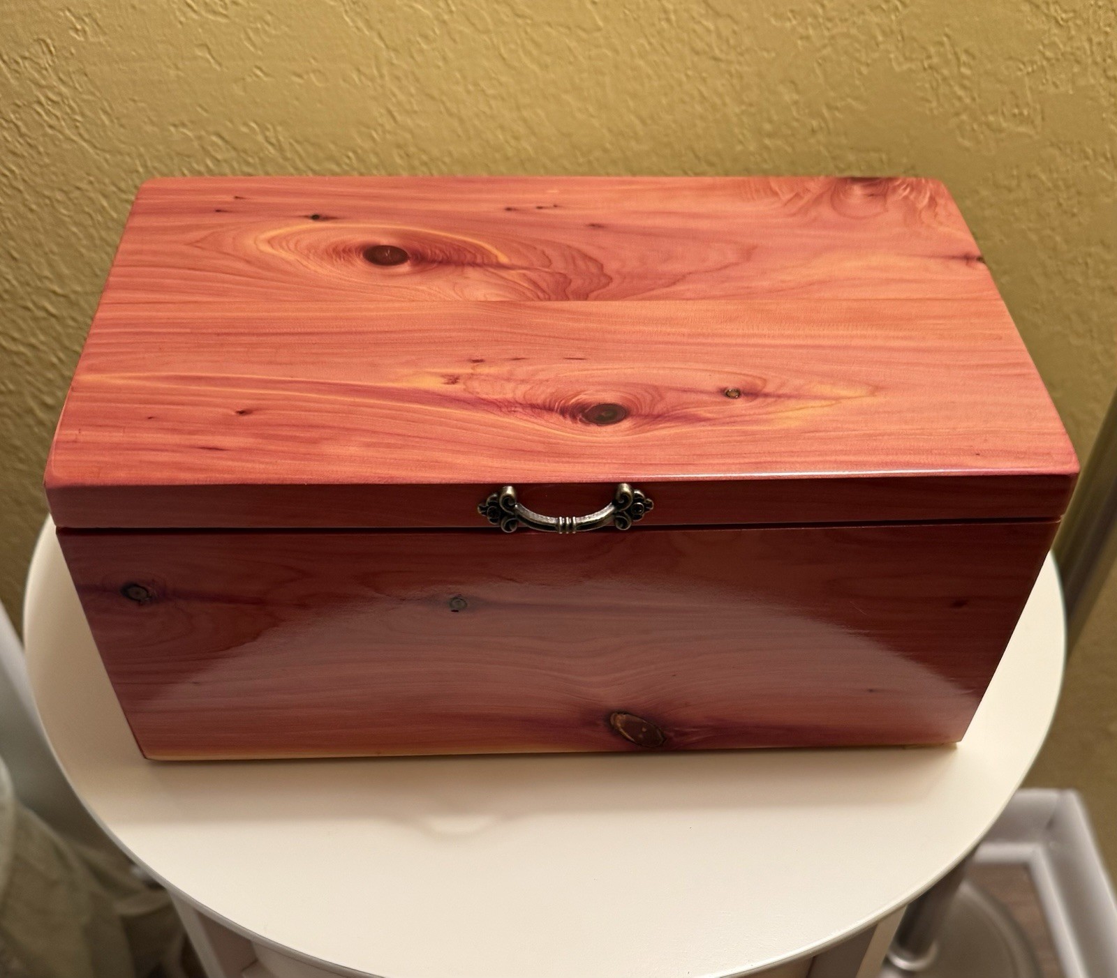 Handmade Aromatic Red Cedar Wood Keepsake Box! Acrylic Clear Coated! Brand New!