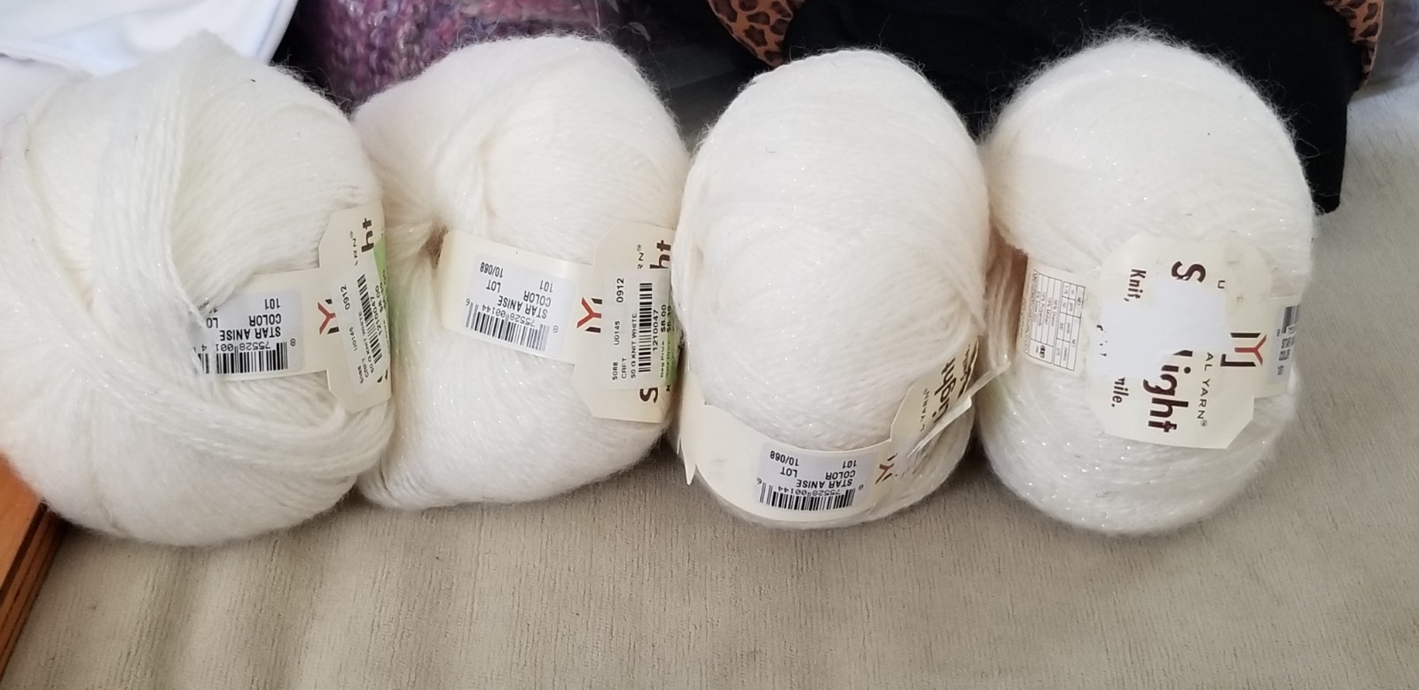 Universal Yarn Star Light Yarn Star Anise – 4 Balls
