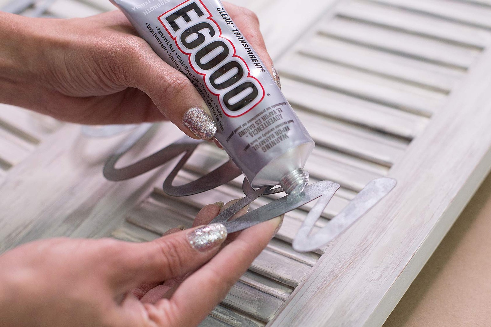 E6000 230010 Craft Adhesive, 3.7 Fluid Ounces, clear Oz, Clear