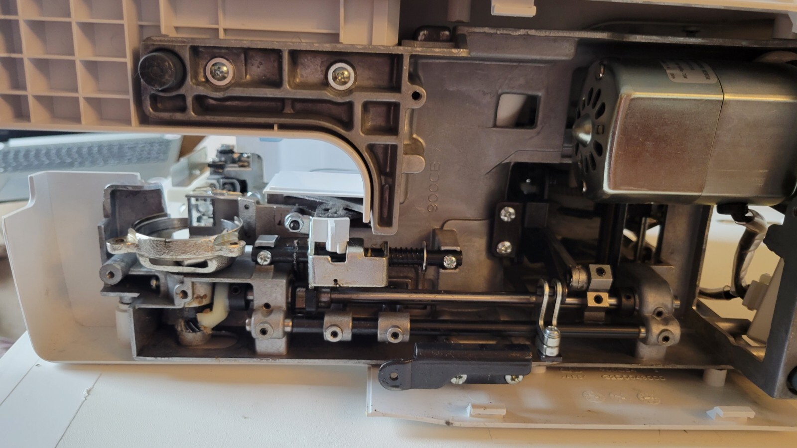 SINGER SIMPLE SEWING MACHINE Model: 3116 “REPLACEMENT PARTS” Multiple Listings B