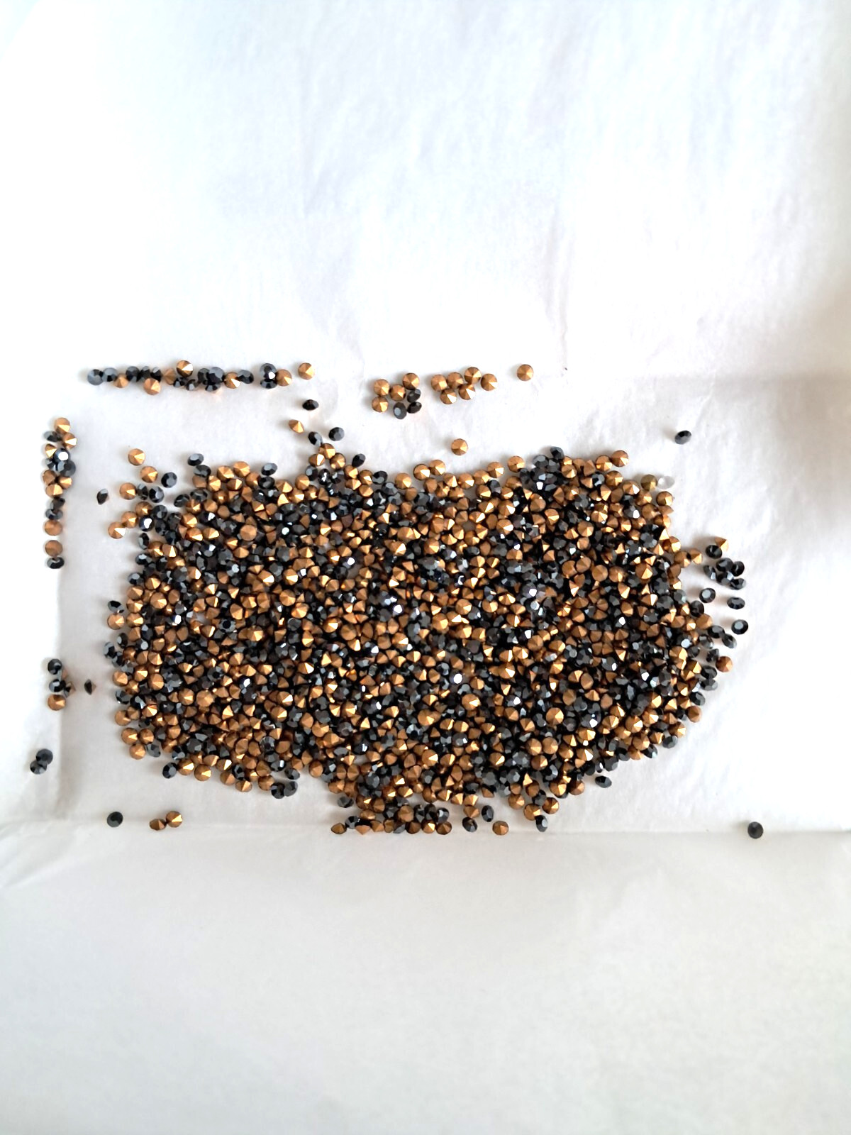 1440 PRECIOSA MACHINE-CUT RHINESTONES, 18 PP, JET HEMATITE/FOILED