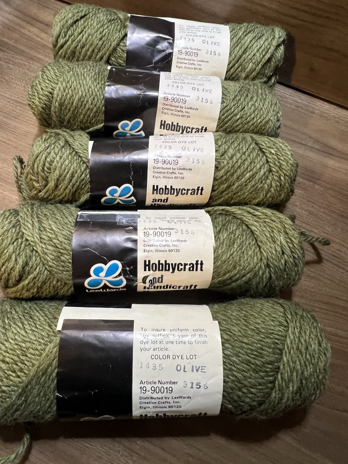 LeeWards HANDICRAFT Yarn OLIVE Acrylic 3.5oz ea 3-ply. Set of 5