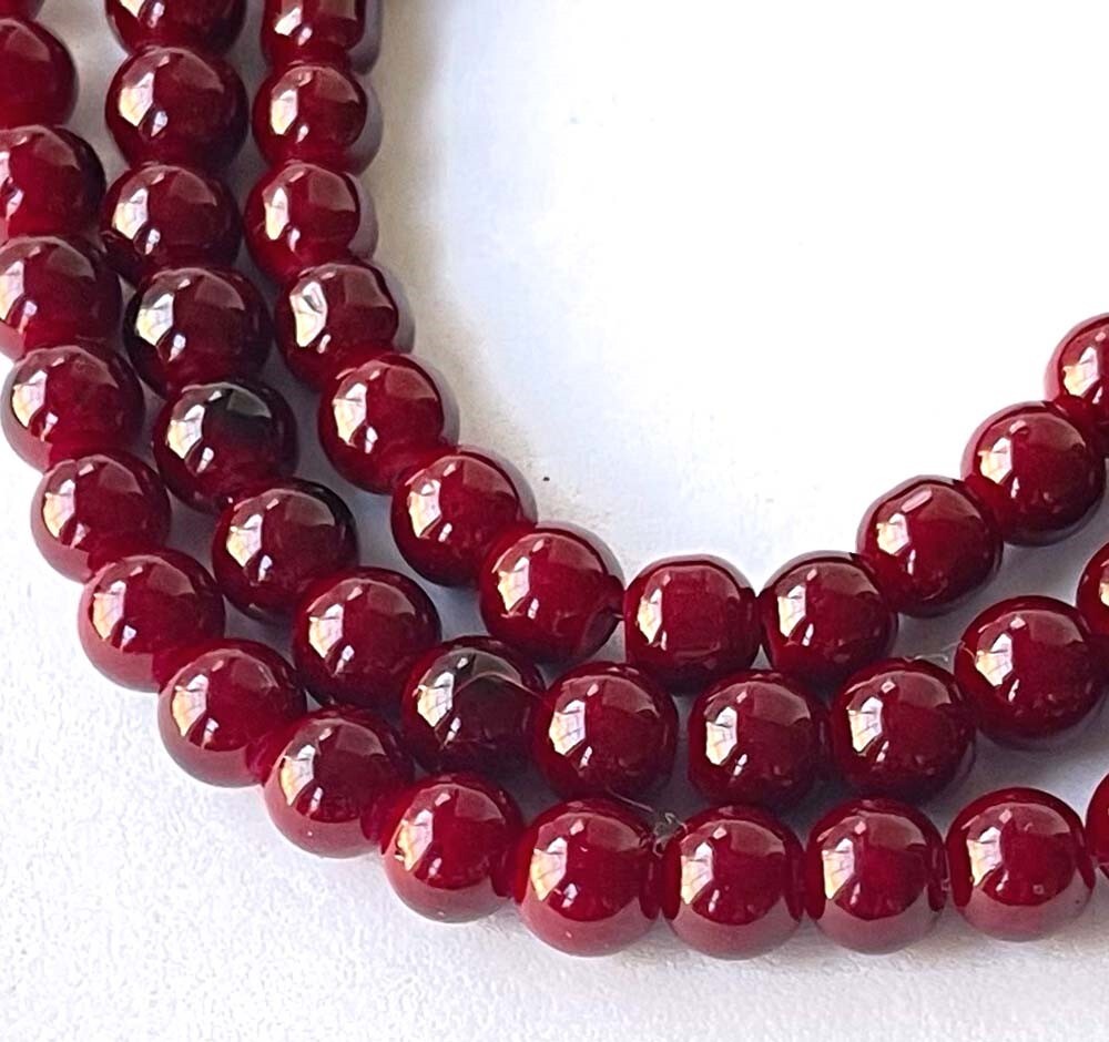 50 Glass Round Beads – Opaque Maroon / Amaranth 6mm