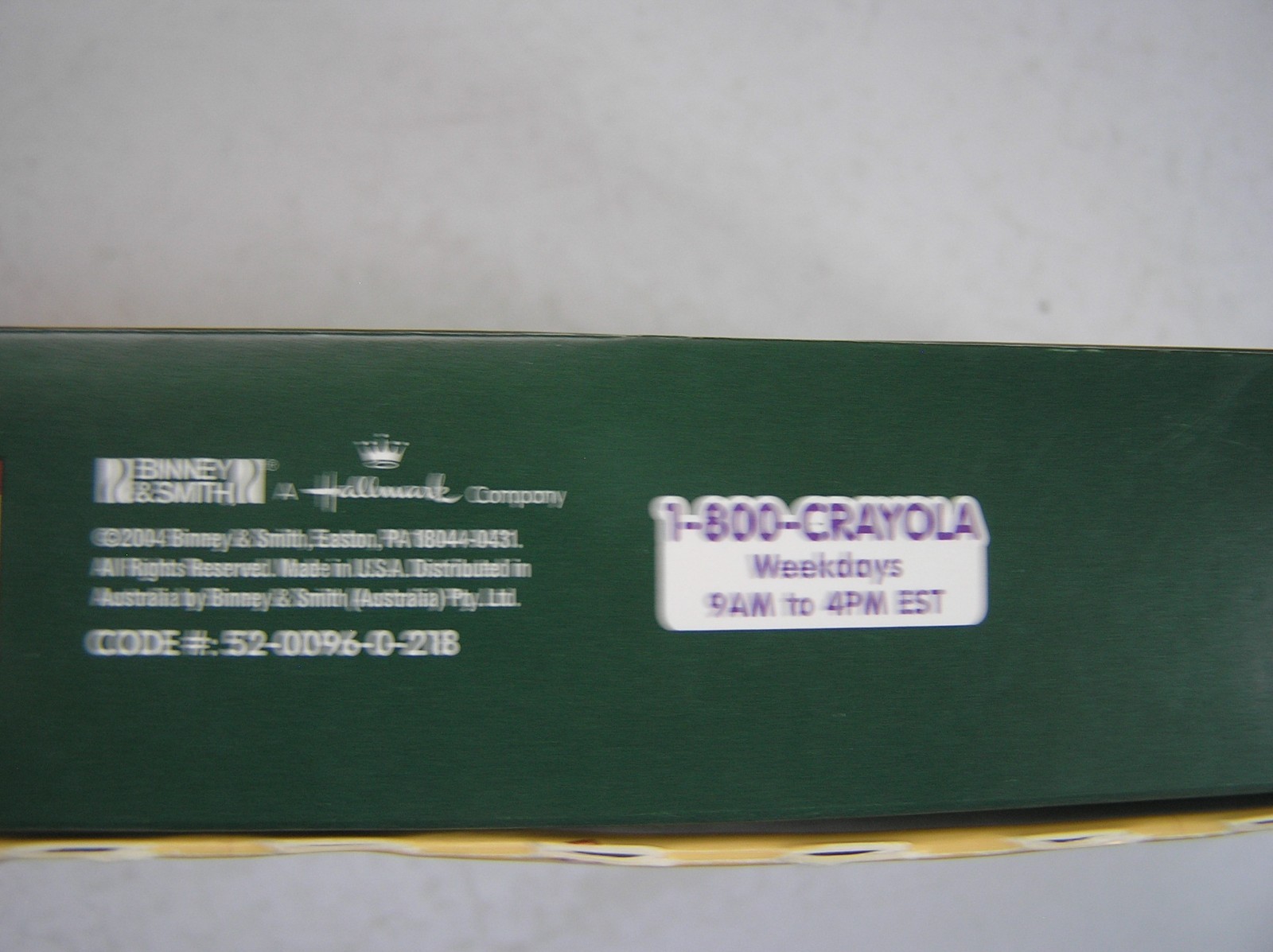 Crayola Crayons Collectors Tin 1991 (72 Crayons) & A Box Of 96 From 2004
