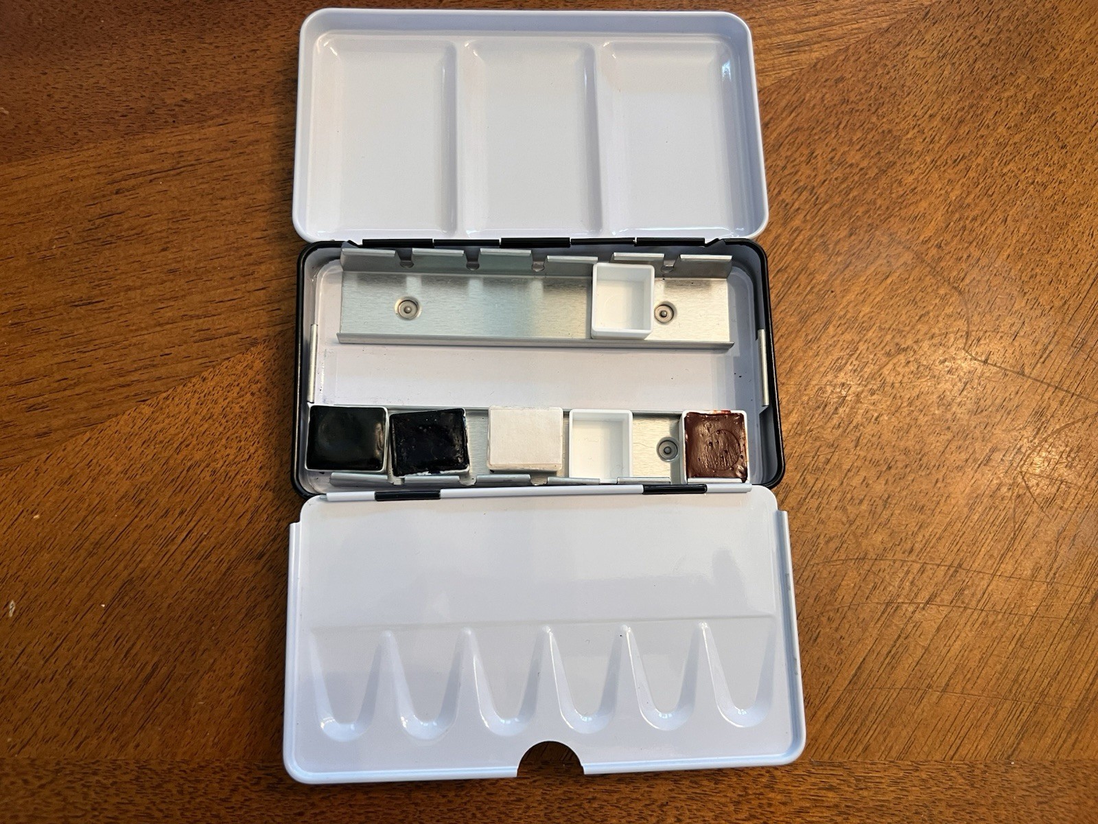 Portable Watercolor Set in Metal Tin w/ Mixing Palette, Black & White
