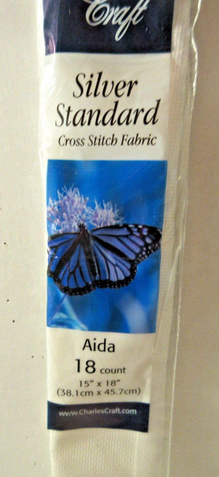 NEW 18 ct Charles Craft Silver Standard WHITE AIDA 15×18″ Cross Stitch Fabric