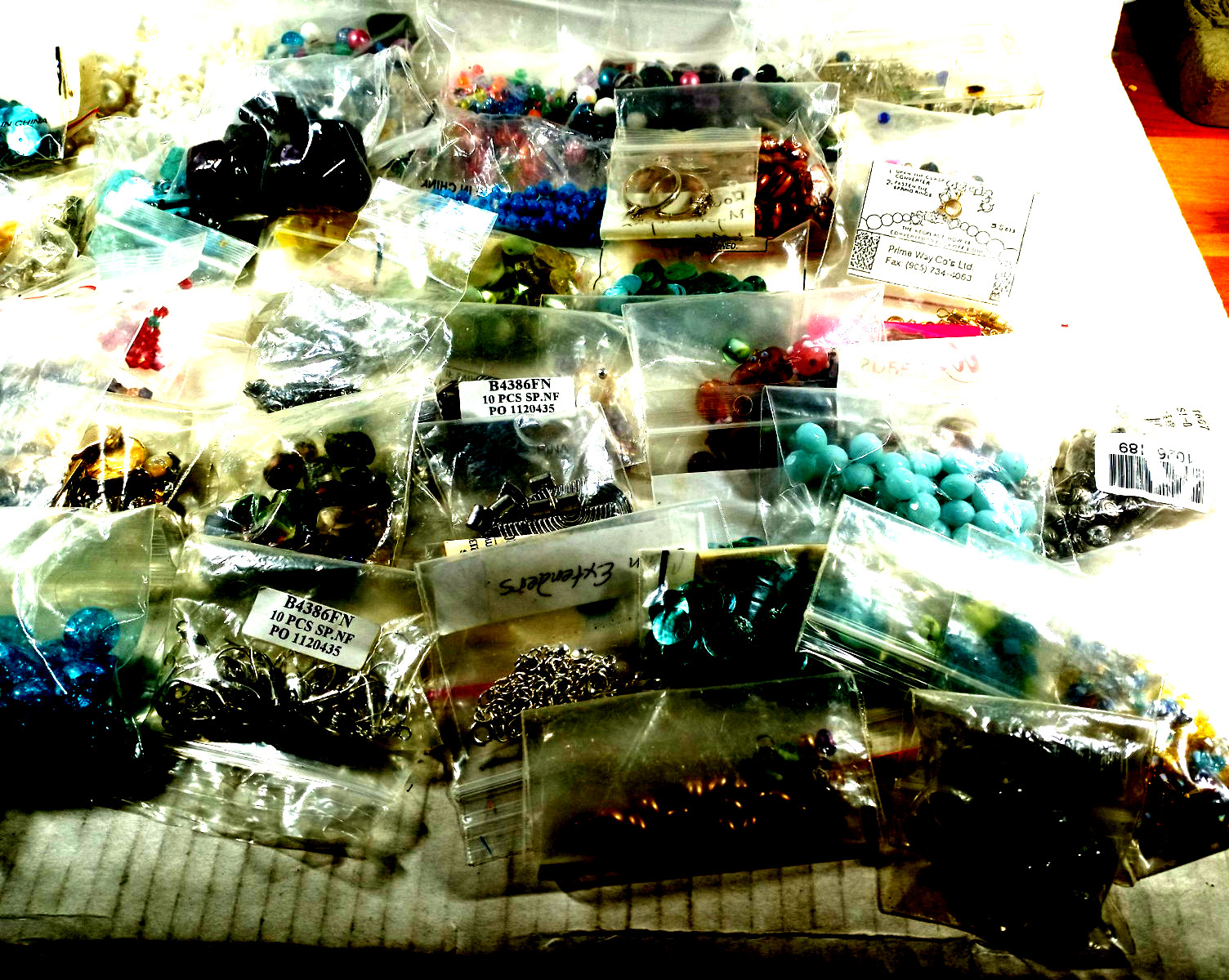 Jewelry Makers Lot ,over 2 Pounds & 30 Different Beads And Findings R27